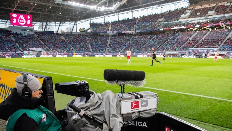 Auch die bevorstehende Vergabe der Bundesliga-TV-Rechte wird laut DFL "transparent und diskriminierungsfrei" ablaufen. Auch die bevorstehende Vergabe der Bundesliga-TV-Rechte wird laut DFL "transparent und diskriminierungsfrei" ablaufen.