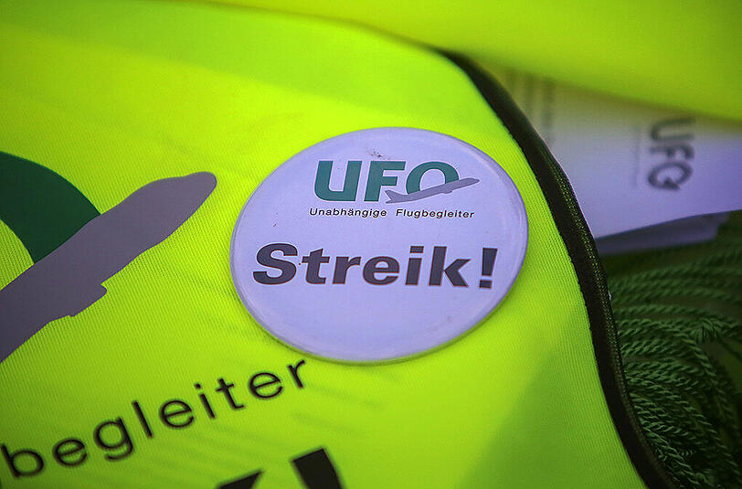Die Flugbegleiter der Lufthansa streiken komplett bis Freitag. Vor allem die Lang- und Mittelstrecken sind betroffen.
