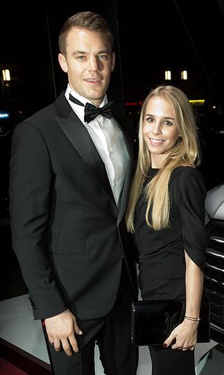 Deutschland: Manuel Neuer ist mit der Studentin Nina zusammen.