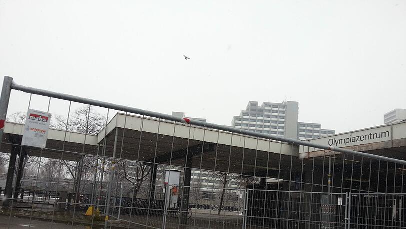 Kein schöner Empfang für Gäste, die den Olympiapark besichtigen möchten. Kein schöner Empfang für Gäste, die den Olympiapark besichtigen möchten.