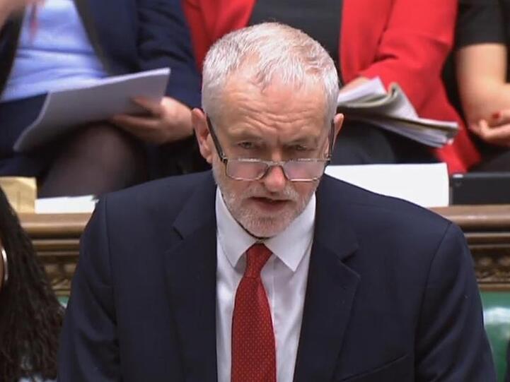 Labour-Chef Jeremy Corbyn forderte vergeblich Abstimmungen über eine engere Bindung an die EU inklusive Mitgliedschaft in der Europäischen Zollunion und über ein zweites Brexit-Referendum.