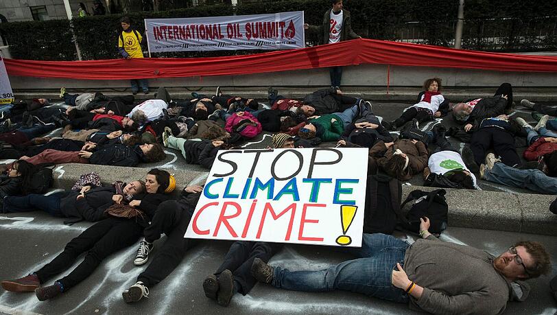 Der erste weltweit verbindliche Klimavertrag soll die Erderwärmung stoppen. Foto: Etienne Laurent/Archiv Der erste weltweit verbindliche Klimavertrag soll die Erderwärmung stoppen. Foto: Etienne Laurent/Archiv