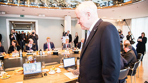 Riesenandrang in der Staatskanzlei in München: Horst Seehofer kommt ein letztes Mal mit der bayerischen Staatsregierung zusammen.