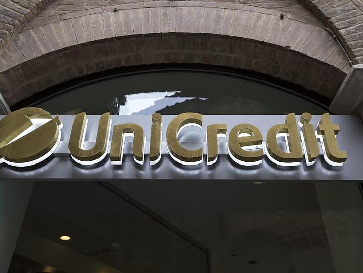 Logo der italienischen Bank Unicredit im italienischen Siena.