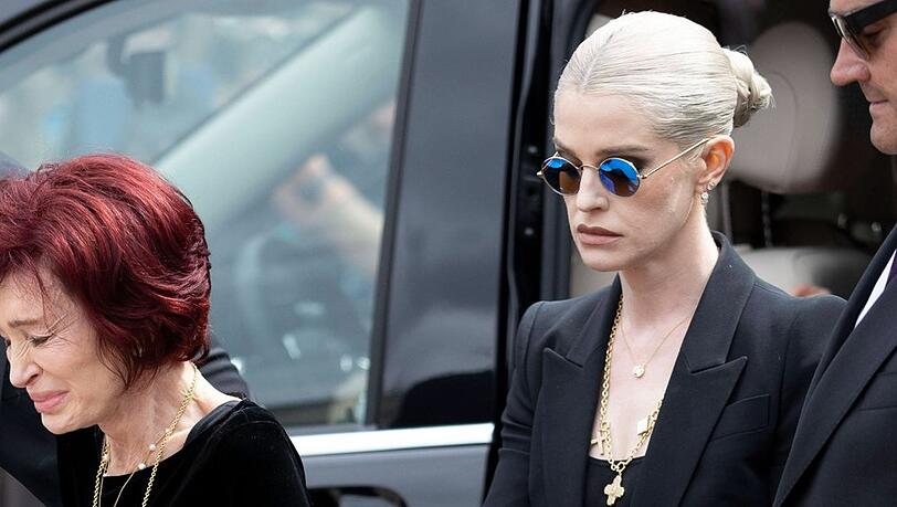Kelly Osbourne trauert um ihren Vater Ozzy Osbourne.