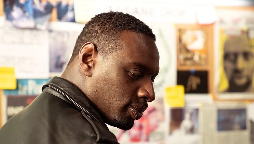 Omar Sy kehrt als Meisterdieb Assane Diop auch in der vierten Staffel "Lupin" zur&uuml;ck.