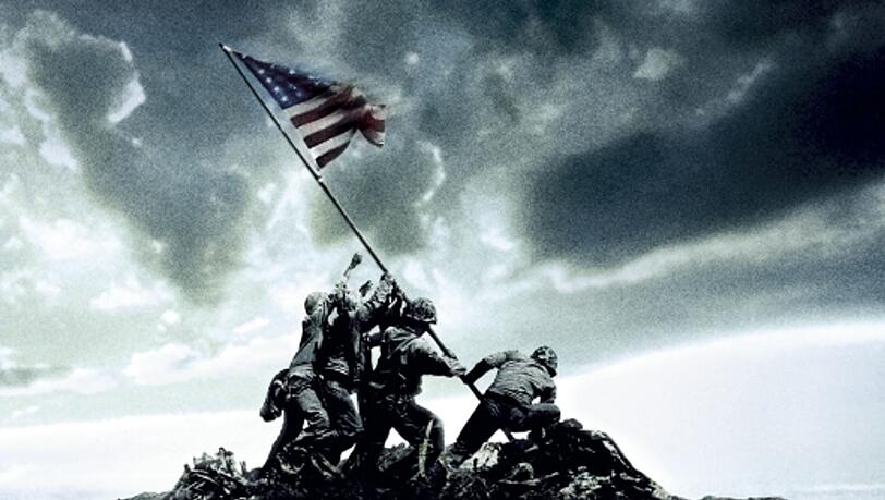 Clint Eastwood verfilmte mit aller H&auml;rte die Geschichte des wohl ber&uuml;hmtesten Fotos des Zweiten Weltkriegs: Vor 20 Jahren kam "Flags of Our Fathers" ins Kino.