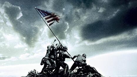 Clint Eastwood verfilmte mit aller H&auml;rte die Geschichte des wohl ber&uuml;hmtesten Fotos des Zweiten Weltkriegs: Vor 20 Jahren kam "Flags of Our Fathers" ins Kino.