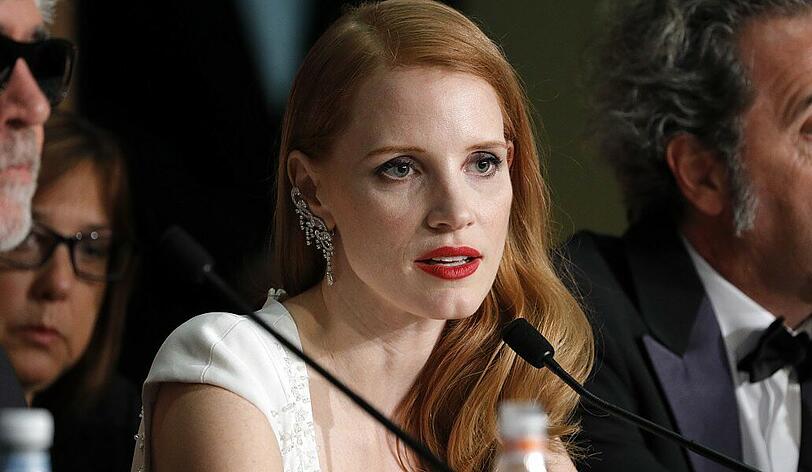 Jury-Mitglied Jessica Chastain, hier mit Pedro Almodovar (links) und Paolo Sorrentino, kritisierte auf der Pressekonferenz in Cannes das Frauenbild vieler Filme.