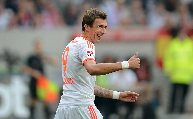 MARIO MANDZUKIC: Note 2. Da ist er wieder, der Torjäger! Genau am rechten Fleck drückt der Mittelstürmer den Ball ins Netz &ndash; sein siebter Ligatreffer. Ganz vorne in der Liste. Bravo! Später müde, nach 77 Minuten war Feierabend für ihn.