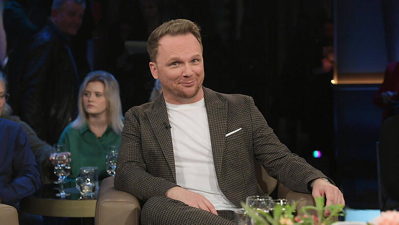 Ralf Schmitz ist in der sechsten Staffel von "LOL" wieder mit von der Partie. Eine Comedy-Kollegin hat es ihm beim Dreh besonders schwer gemacht.