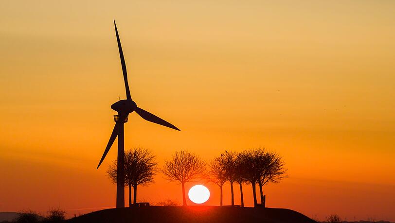 Der Umstieg von fossilen auf erneuerbare Energien ist ein Thema beim Petersberger Klimadialog. (Archivbild)