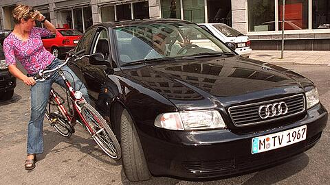 Alltäglich in München: Konflikte zwischen Radlern und Autofahrern.