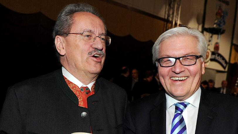 Münchner Oberbürgermeister Christian Ude (l-r, SPD) und der SPD-Fraktionsvorsitzende Frank-Walter Steinmeier Münchner Oberbürgermeister Christian Ude (l-r, SPD) und der SPD-Fraktionsvorsitzende Frank-Walter Steinmeier