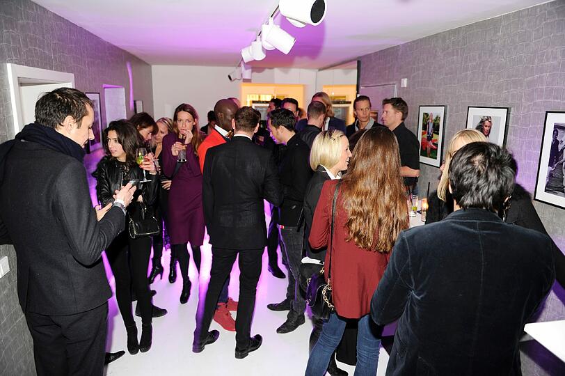 Lockeres Plaudern bei der Lacoste-Geburtstagsparty.