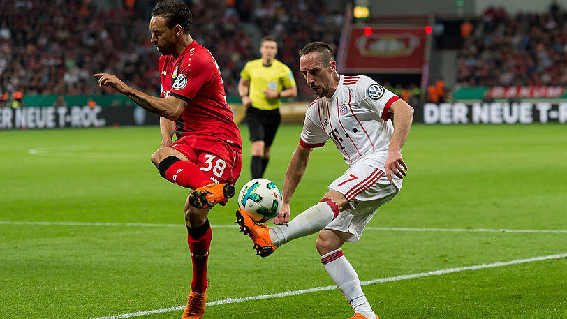 Franck Ribéry: Note 1 - Dicker Ballverlust, der Bayer die Konter-Chance aufs 1:1 ermöglichte. Aber: super Solo, super Flanke &ndash; so entstand das 2:0. Wie aufgezogen. Initiierte das 4:1.