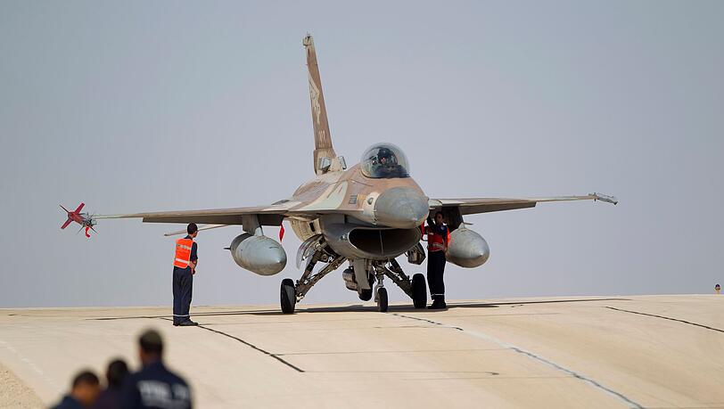Israels Luftwaffe greift nach eigenen Angaben erneut Ziele im Iran an. (Archivbild)