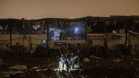 In der Stadt Petach Tikva bei Tel Aviv schlug ein Geschoss ein.