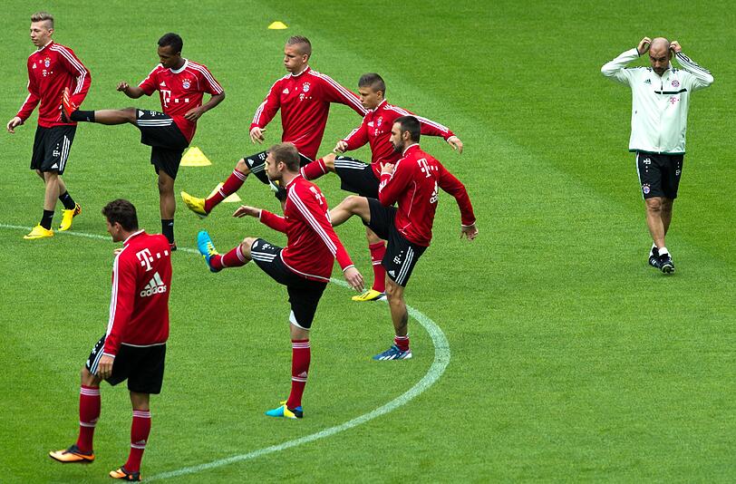 Das erste Training unter Pep! Wir zeigen die besten Bilder vom Trainingsauftakt der Bayern!