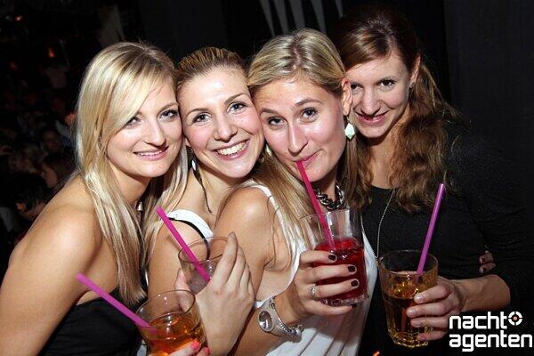 Wildstyle im Gecko: Die Partybiester trafen sich hier zum Paarungsritual und Gemeinschaftstanz. www.nachtagenten.de