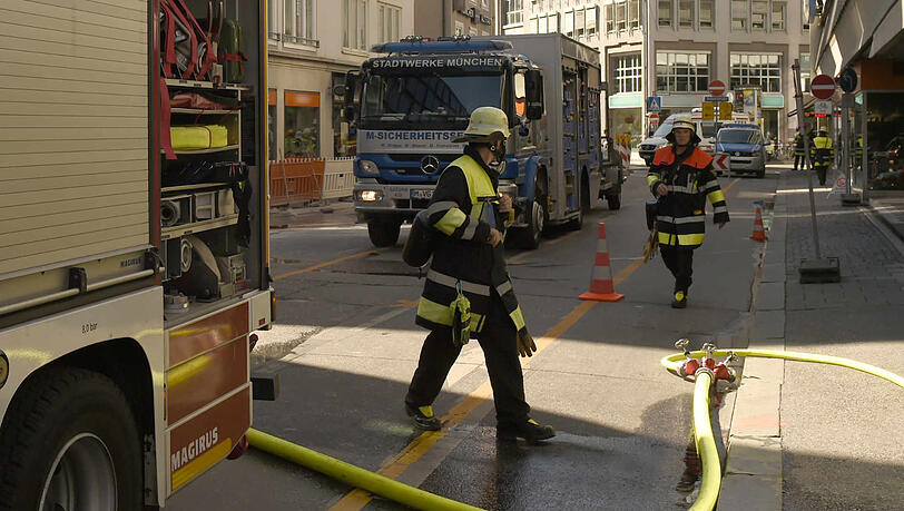 Die Feuerwehr hatte das Gebiet weiträumig abgesperrt. Die Feuerwehr hatte das Gebiet weiträumig abgesperrt.