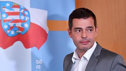 Mike Mohring, CDU-Fraktionschef von Thüringen, verlässt den Fraktionssitzungssaal.