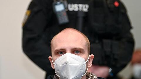 Lebenslange Haft mit anschließender Sicherungsverwahrung: Das Urteil gegen Stephan Balliet ist gefallen.
