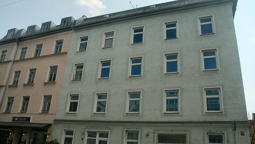 Seit über einem Jahr leer: 20 Wohnungen im Vorder- und Hinterhaus der Schleißheimer Straße 90. Seit über einem Jahr leer: 20 Wohnungen im Vorder- und Hinterhaus der Schleißheimer Straße 90.