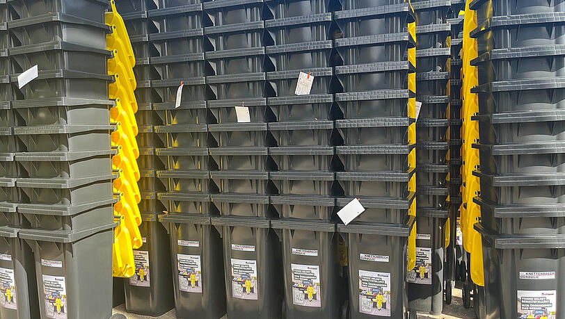 Die Gelben Tonnen werden in den kommenden Wochen im Stadtgebiet verteilt. F&uuml;r den Osten und den Westen sind jeweils unterschiedliche Firmen zust&auml;ndig.