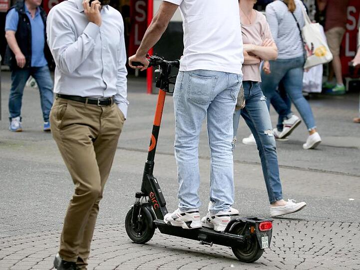 Am 15. Juni ist es genau ein Jahr her, dass E-Tretroller in Deutschland zugelassen wurden.