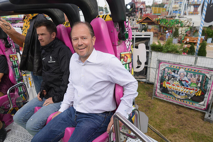 CSU-Stadtrat Manuel Pretzl ist der einzige Politiker, der sich tatsächlich durch die Luft wirbeln lässt.