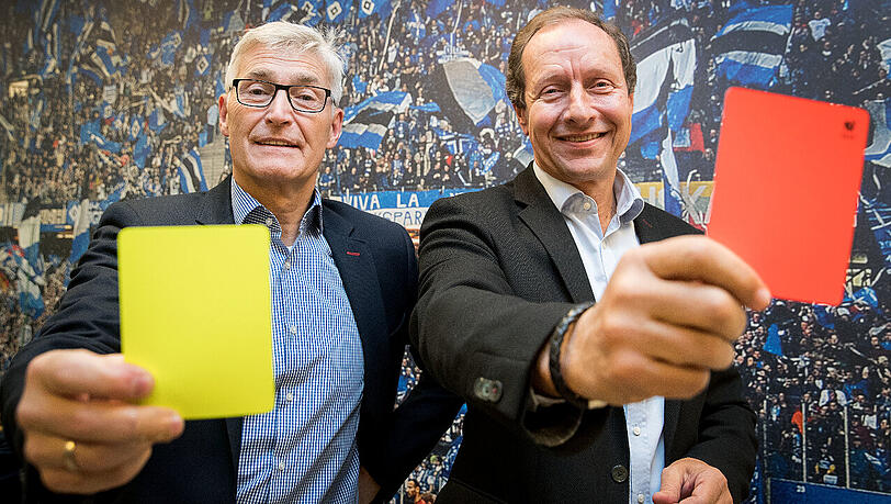 DFB-Schiedsrichterchef Lutz-Michael Fröhlich (links) ersetzt Hellmut Krug als Projektleiter Video-Assistent. DFB-Schiedsrichterchef Lutz-Michael Fröhlich (links) ersetzt Hellmut Krug als Projektleiter Video-Assistent.