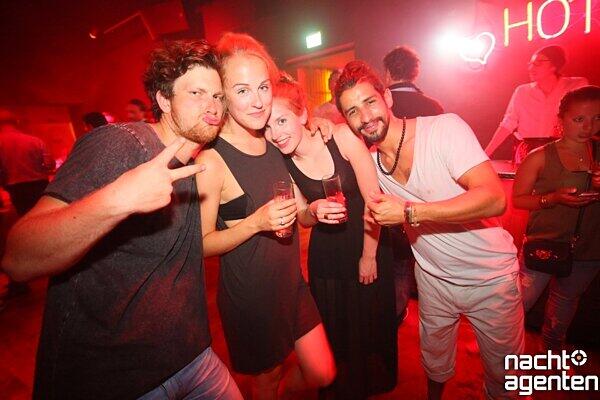 Noch eine wilde Party mitten in der Woche:  "Whatever Wednedsday" in der "MilchundBar". Mehr Bilder unter:  www.nachtagenten.de