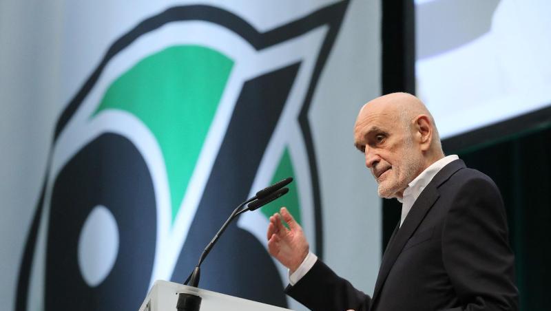 Bekam auf der Mitgliederversammlung von Hannover 96 Gegenwind: Martin Kind. Bekam auf der Mitgliederversammlung von Hannover 96 Gegenwind: Martin Kind.