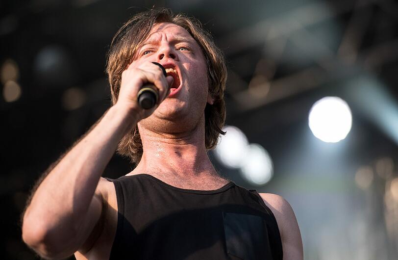 Björn Dixgard, der Sänger der Band "Mando Diao" bei Rockavaria in München.