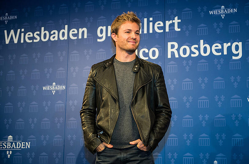 500 Fans haben Nico Rosberg begeistert empfangen.