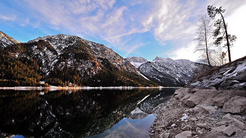 In den Ammergauer Alpen ereignete sich das Berg-Drama. Das Foto zeigt den Plansee bei Reutte (Tirol).