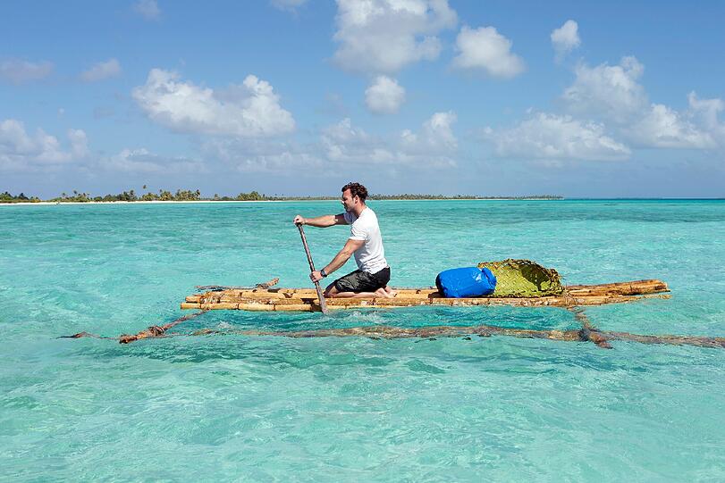 Dann die Überraschung: Ein zweiter Verehrer kommt am Strand an. Das dürfte Thomas nicht gefallen.