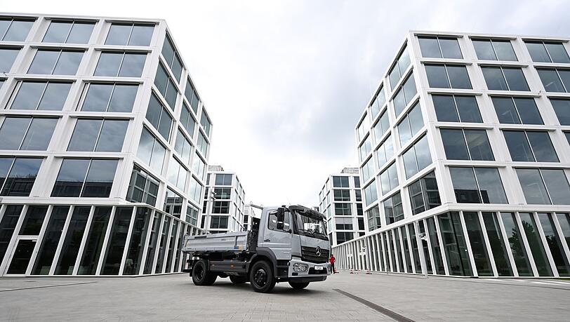 Daimler Truck will bis 2030 rund 5.000 Stellen streichen. (Archivbild)