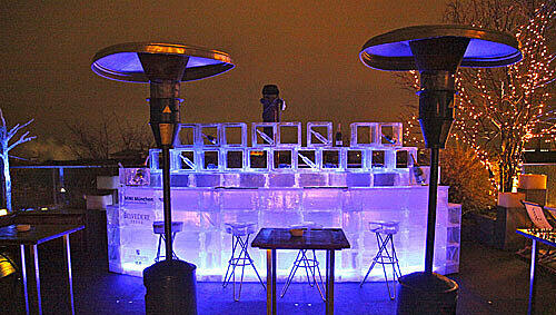 Zum Schmelzen schön: Die Eisbar auf dem Dach des Bayerischen Hof. Zum Schmelzen schön: Die Eisbar auf dem Dach des Bayerischen Hof.