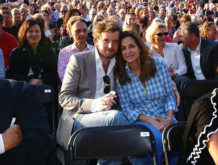 Die Schauspielerin Alexandra Kamp und der Fotokünstler Michael von Hassel.