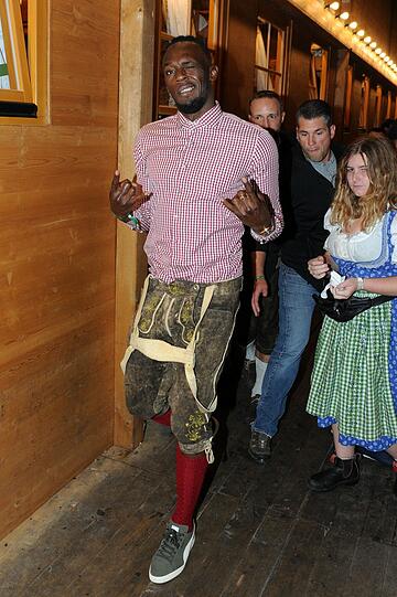 Usain Bolt besuchte am Mittwoch das Schützenzelt und Käfers Wiesn Schänke