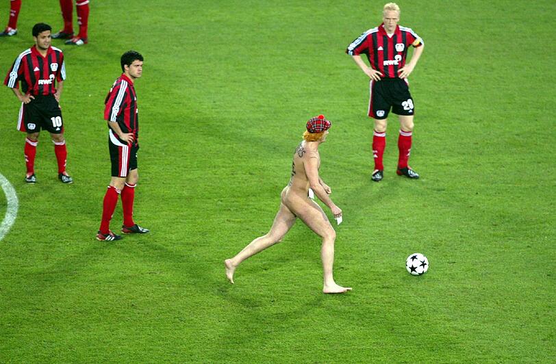 Ein nackter Mitspieler