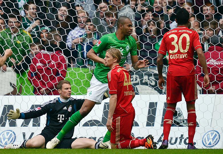 Anatoliy Tymoshchuk:
Aushilfsinnenverteidiger, der Erste. Für Boateng im Einsatz, unglücklich vor dem 0:1. Kämpfte sich durch die Partie.  Note 4.