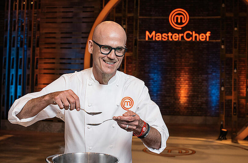 Bei Masterchef sucht Ralf Zacherl den nächsten Spitzenkoch. Mit uns hat er über die Show gesprochen.