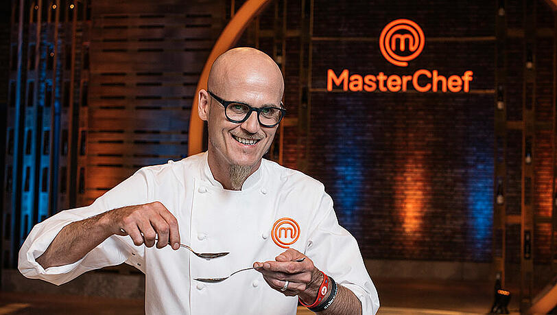Bei Masterchef sucht Ralf Zacherl den nächsten Spitzenkoch. Mit uns hat er über die Show gesprochen. Bei Masterchef sucht Ralf Zacherl den nächsten Spitzenkoch. Mit uns hat er über die Show gesprochen.