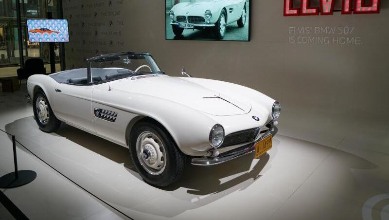 Elvis Presleys BMW 507 in der "Motorworld" in München.