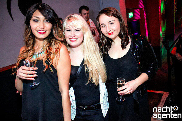 Die besten Party-Bilder vom Samstag. Hier in der Nachtgalerie.