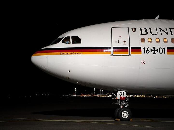 Der A340 "Konrad Adenauer" der Luftwaffe muss zunächst am Boden bleiben.