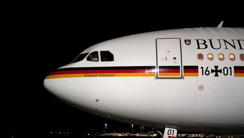 Der A340 "Konrad Adenauer" der Luftwaffe muss zunächst am Boden bleiben. Der A340 "Konrad Adenauer" der Luftwaffe muss zunächst am Boden bleiben.
